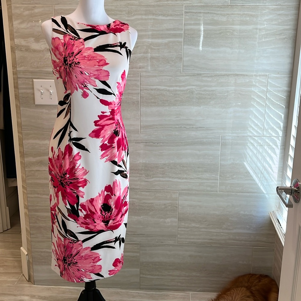 Maggie London pink flower dress